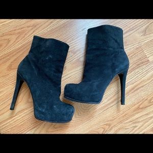Pour La Victoire Heeled Booties